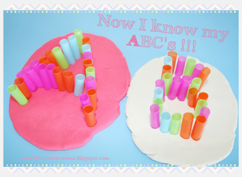 Literki ze słomek w ciastolinie - zabawa dla dzieci, nauka literek przez zabawę