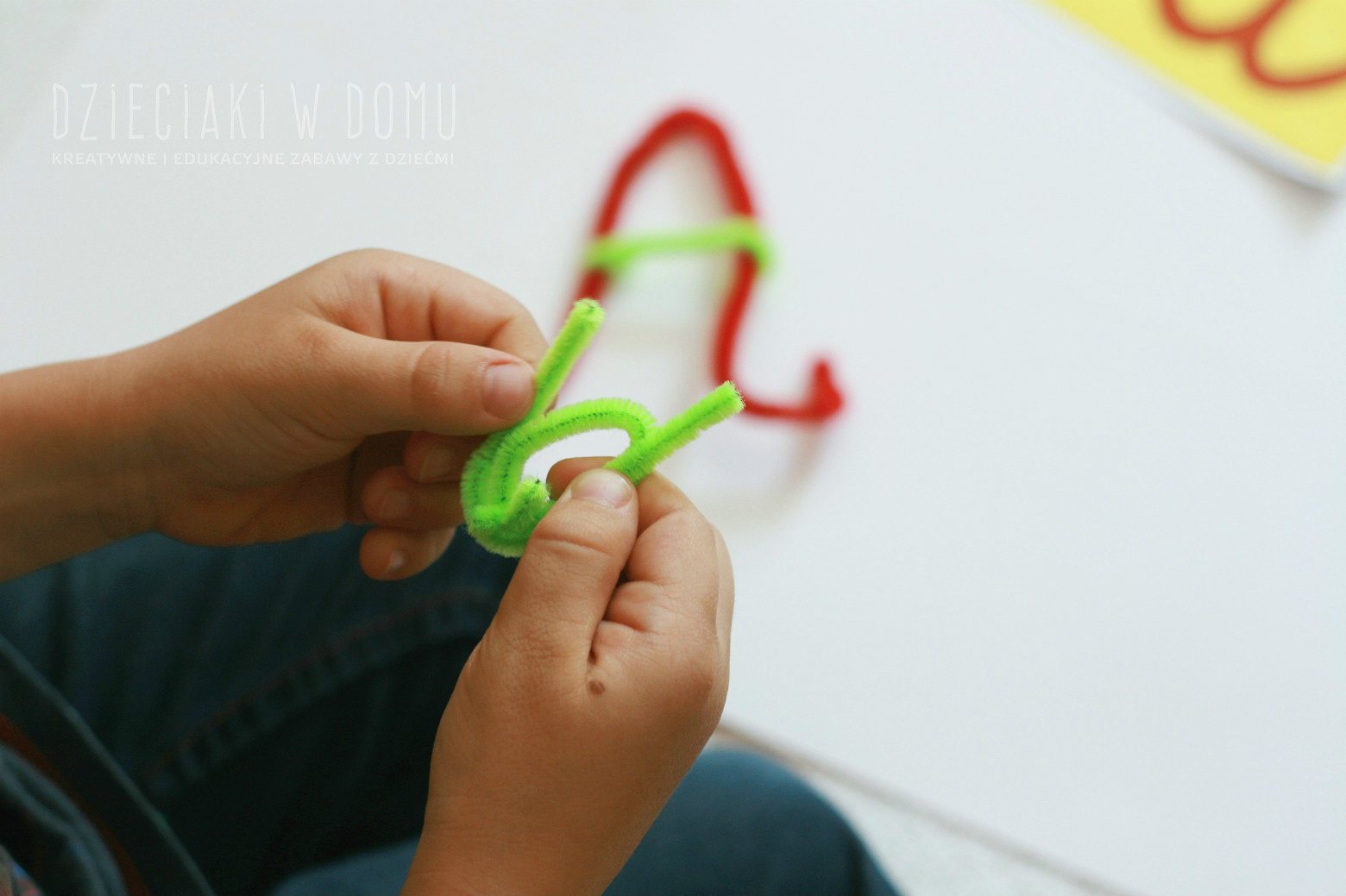 pomysły na zabawy dla dzieci z kreatywnymi drucikami 